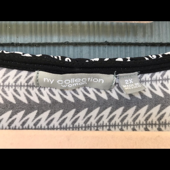 Blouse - Picture 2 of 3